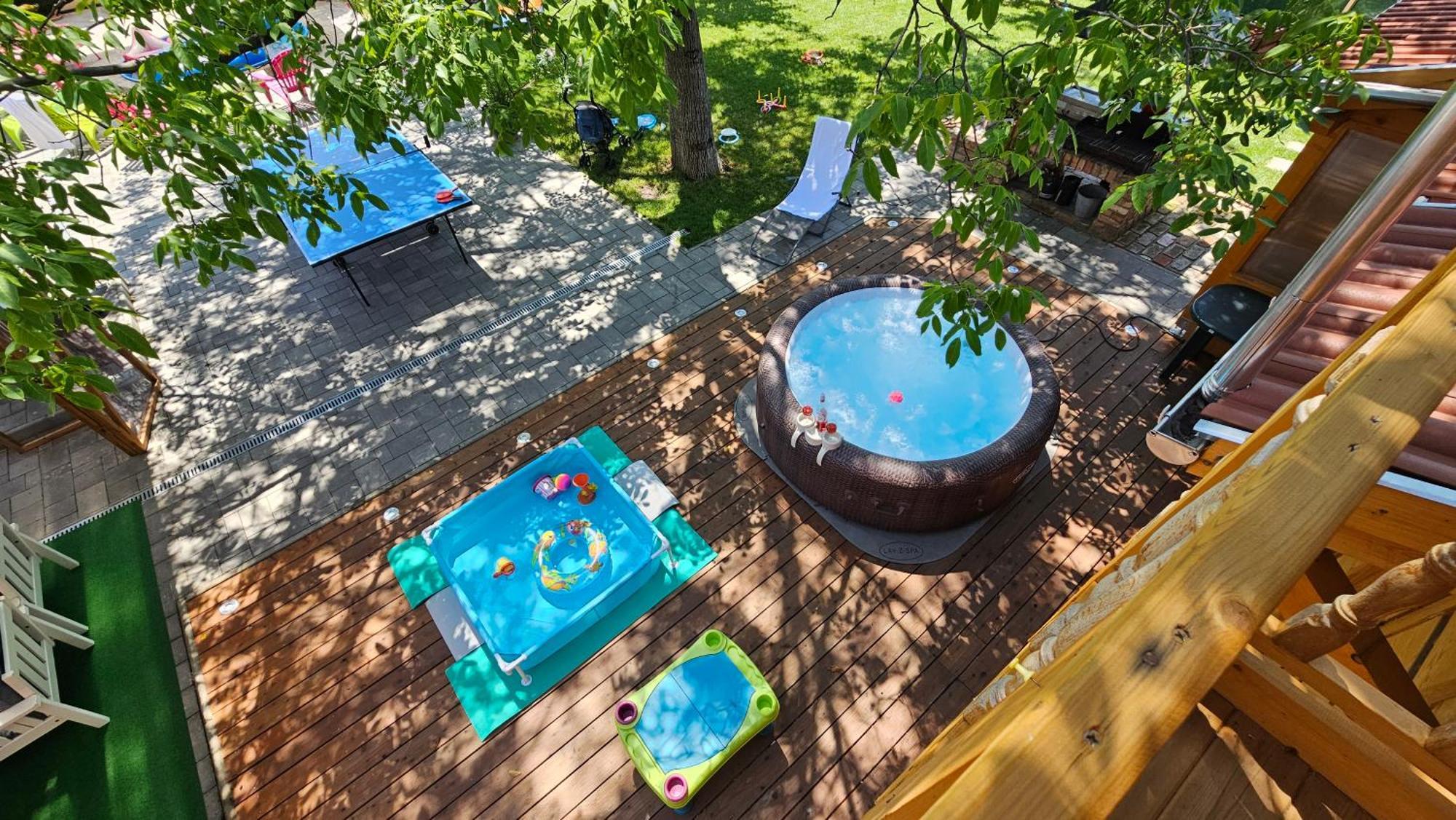 Hotel E-Tekergok Haza Bukkzserc Zewnętrze zdjęcie